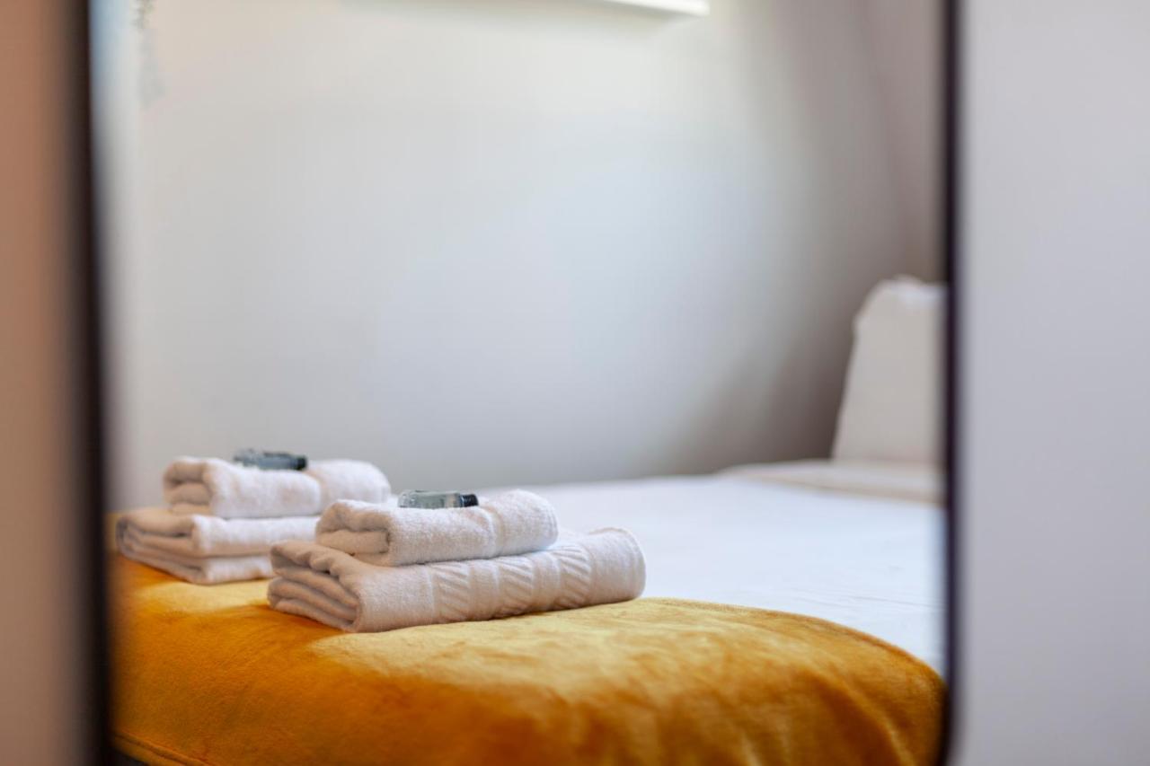 Perfect Location & Spacious Kensington Flat